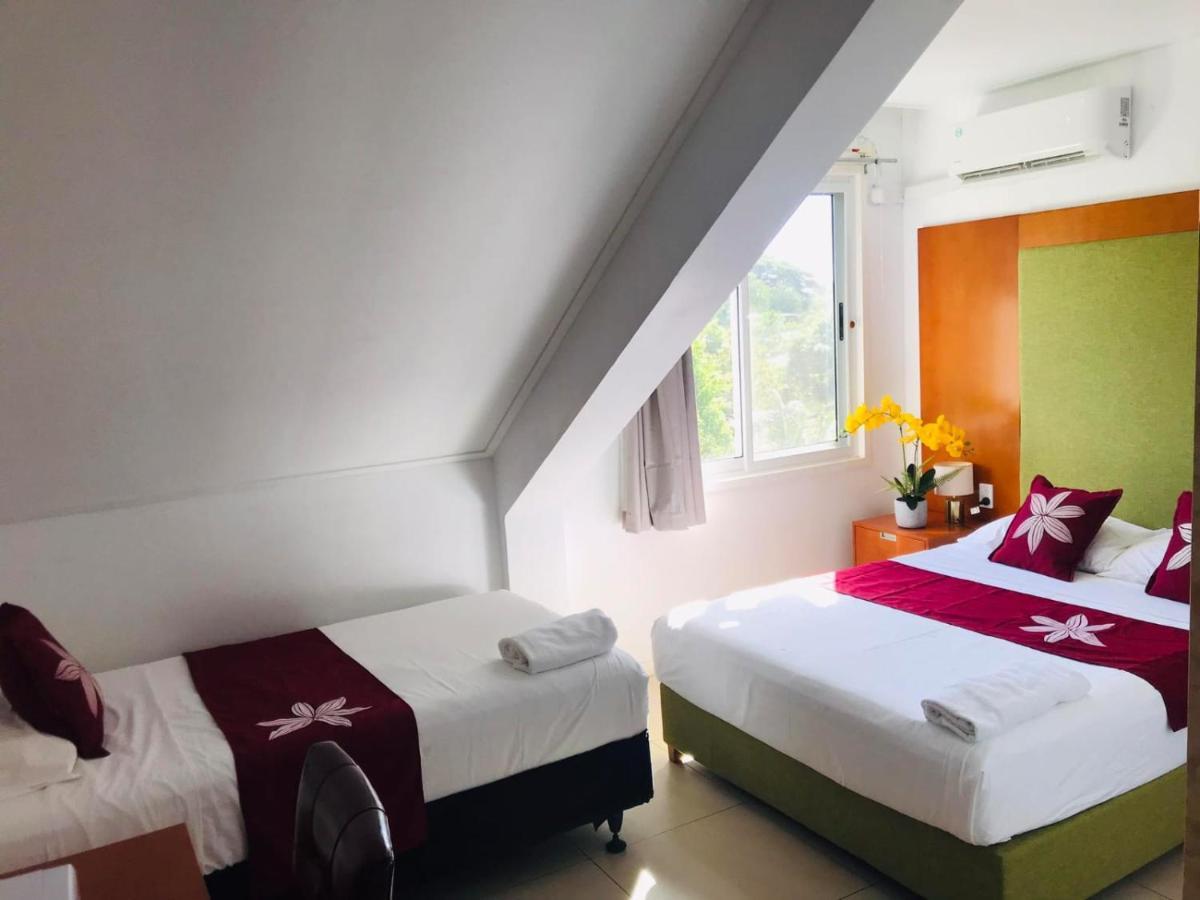 Alec'S Hotel Апиа Экстерьер фото