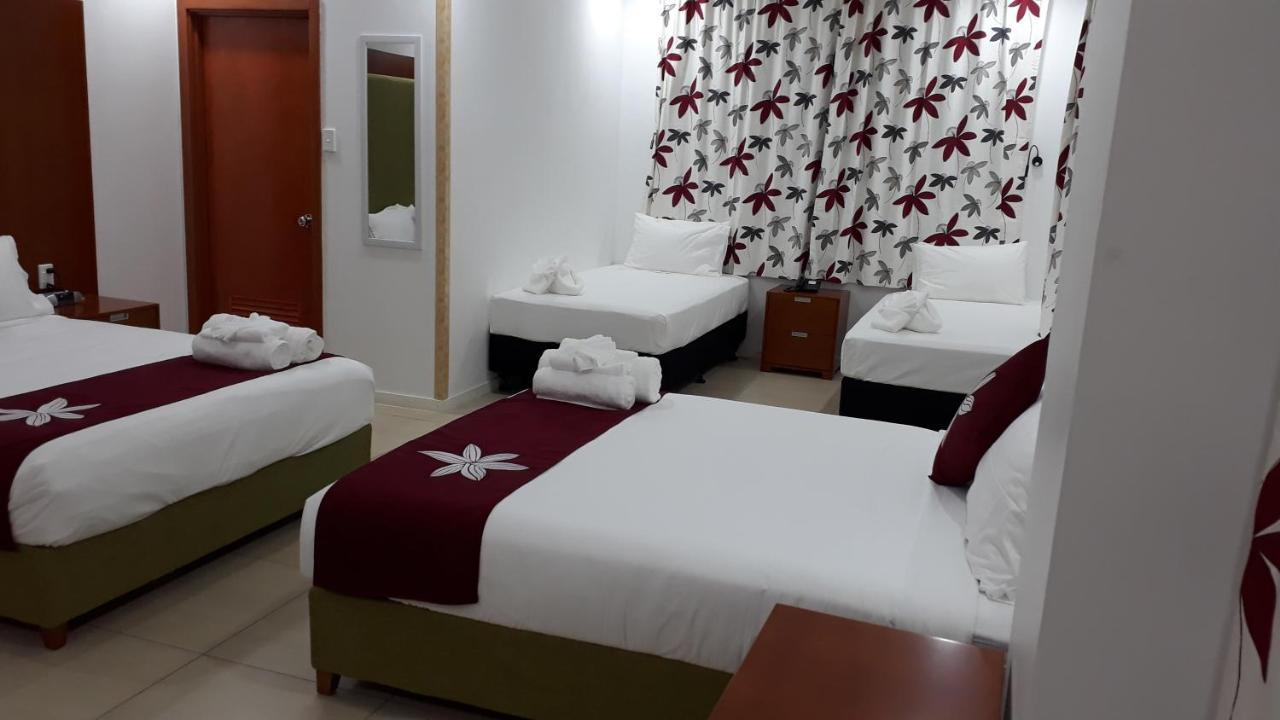 Alec'S Hotel Апиа Экстерьер фото
