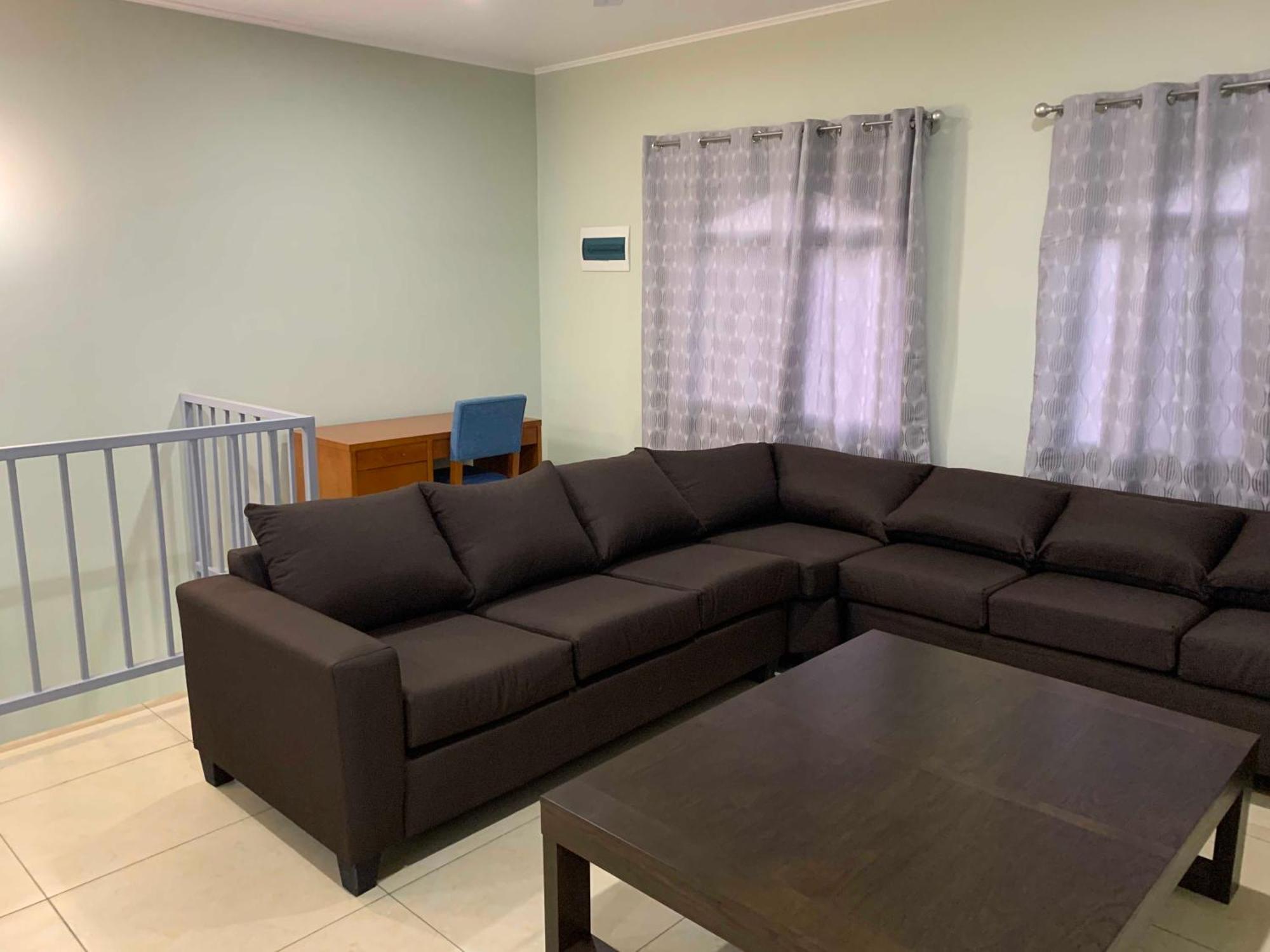 Alec'S Hotel Апиа Экстерьер фото